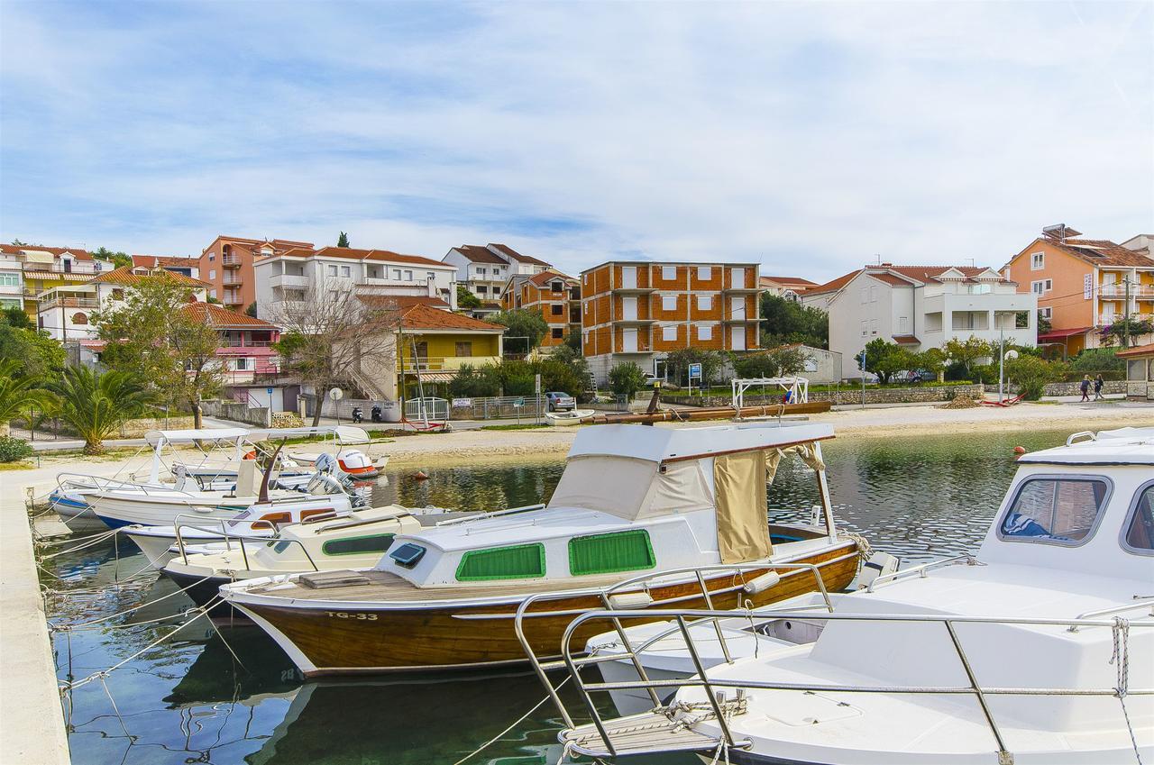 Apartments Karlo Трогир Екстериор снимка