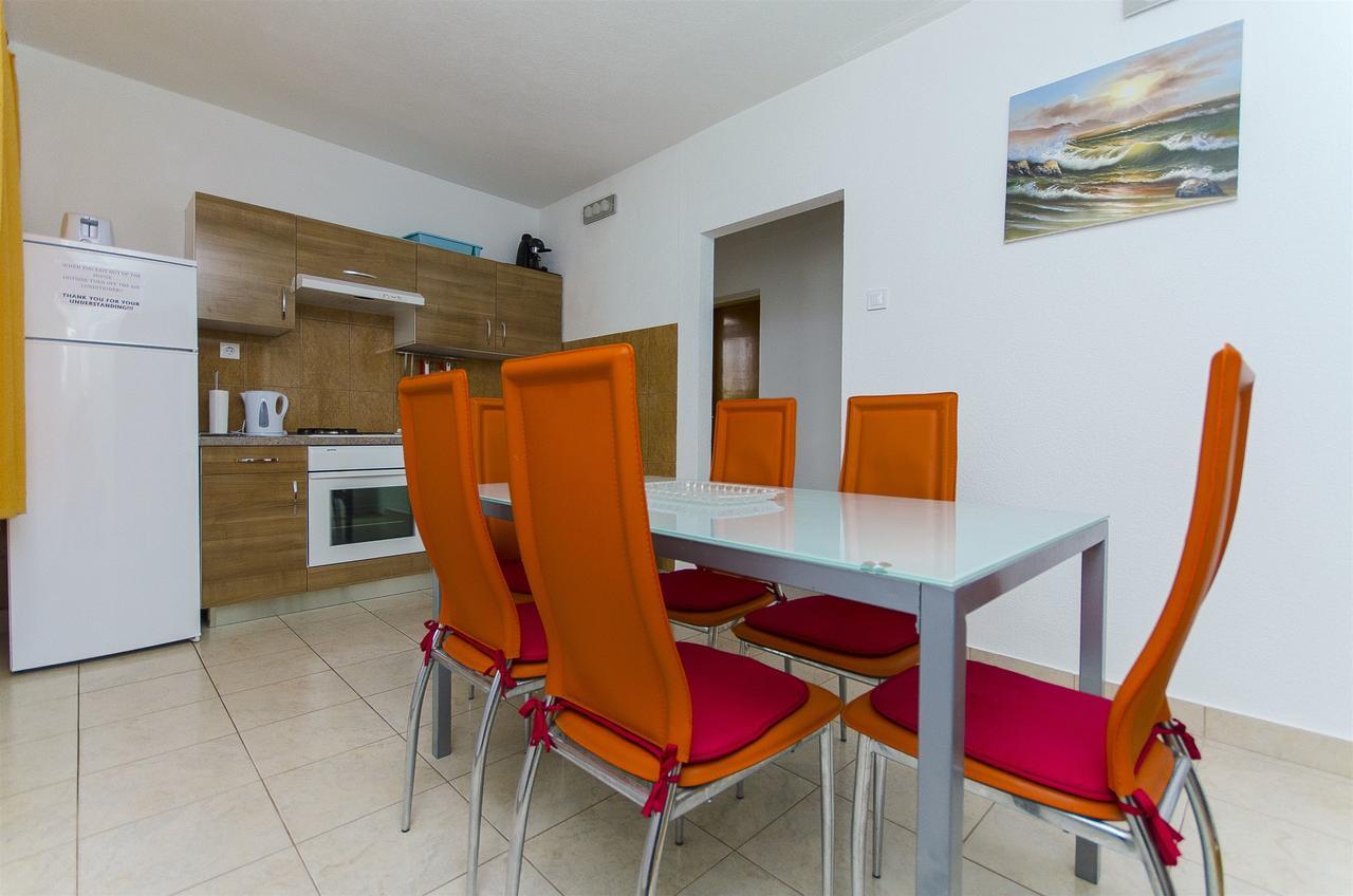 Apartments Karlo Трогир Екстериор снимка