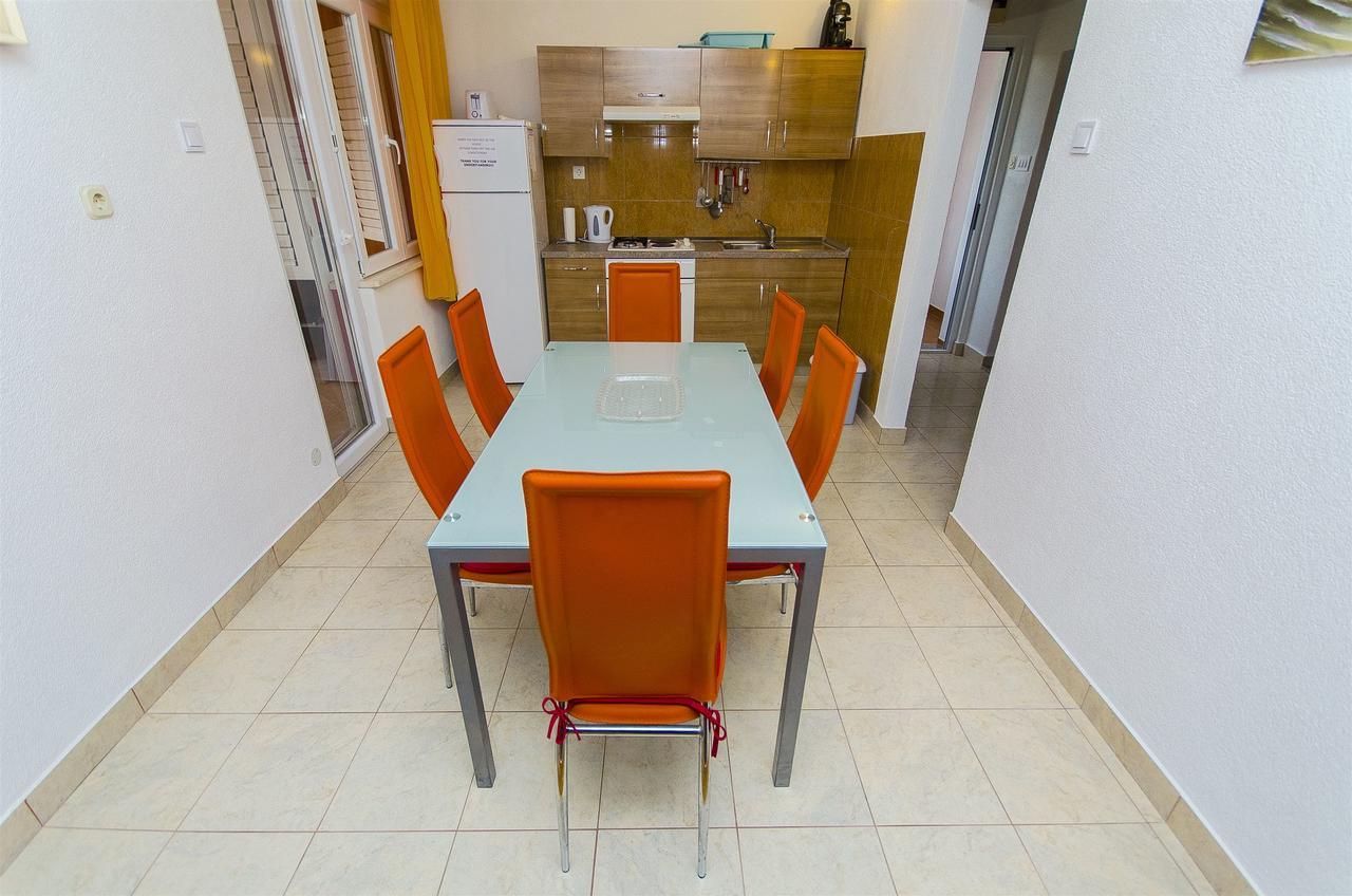 Apartments Karlo Трогир Екстериор снимка