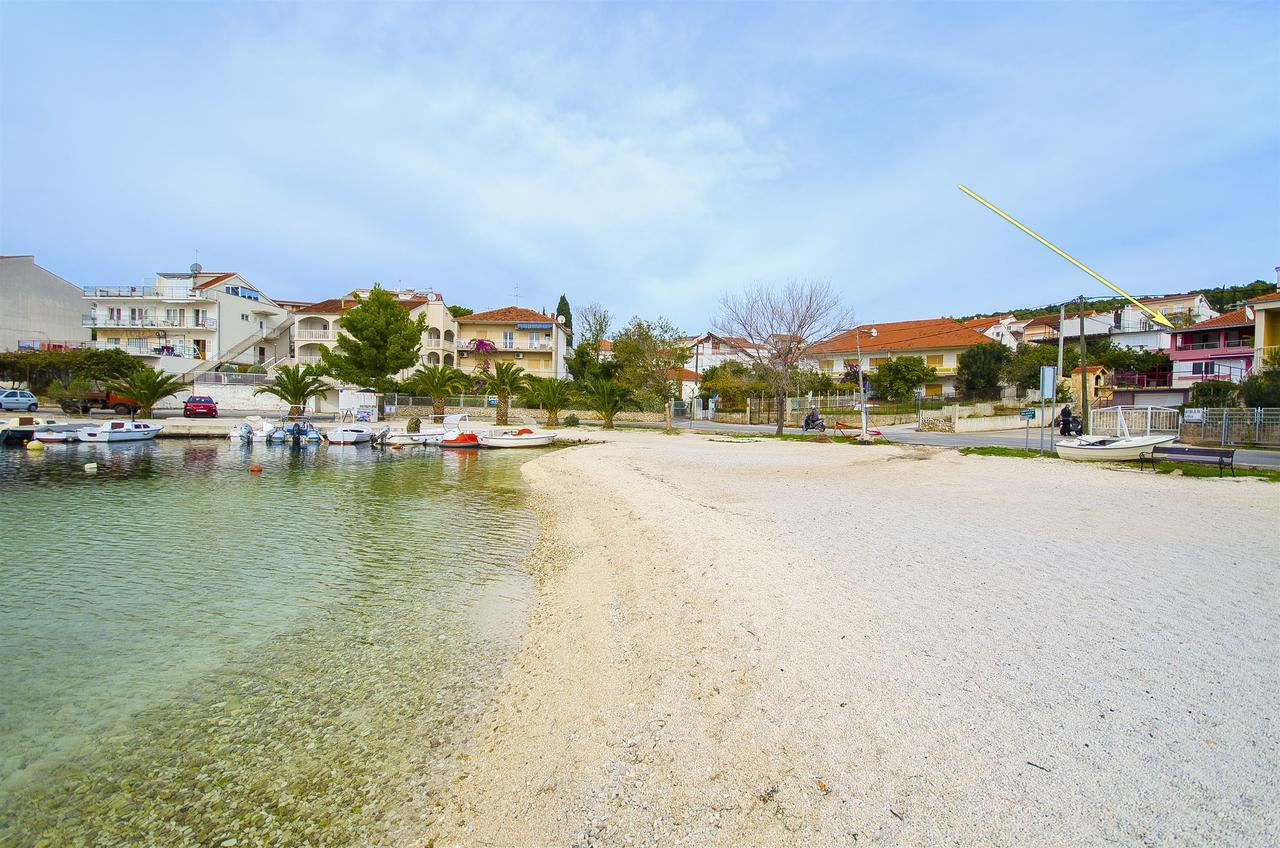 Apartments Karlo Трогир Екстериор снимка