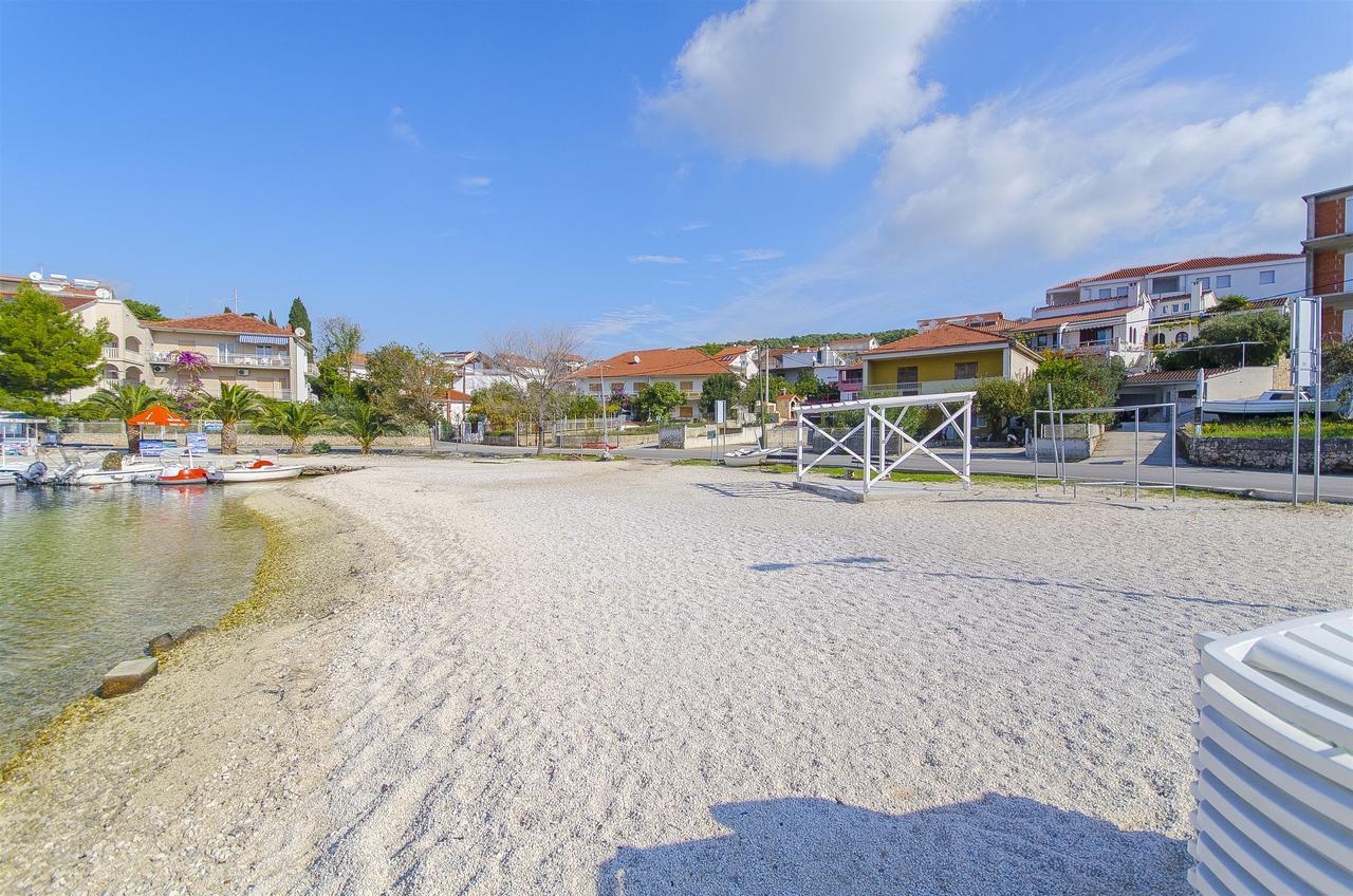 Apartments Karlo Трогир Екстериор снимка