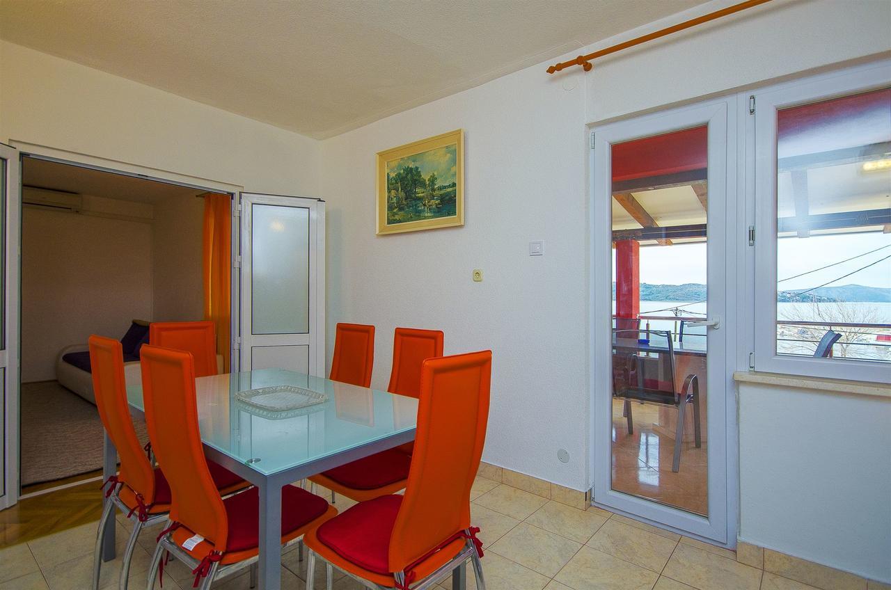 Apartments Karlo Трогир Екстериор снимка
