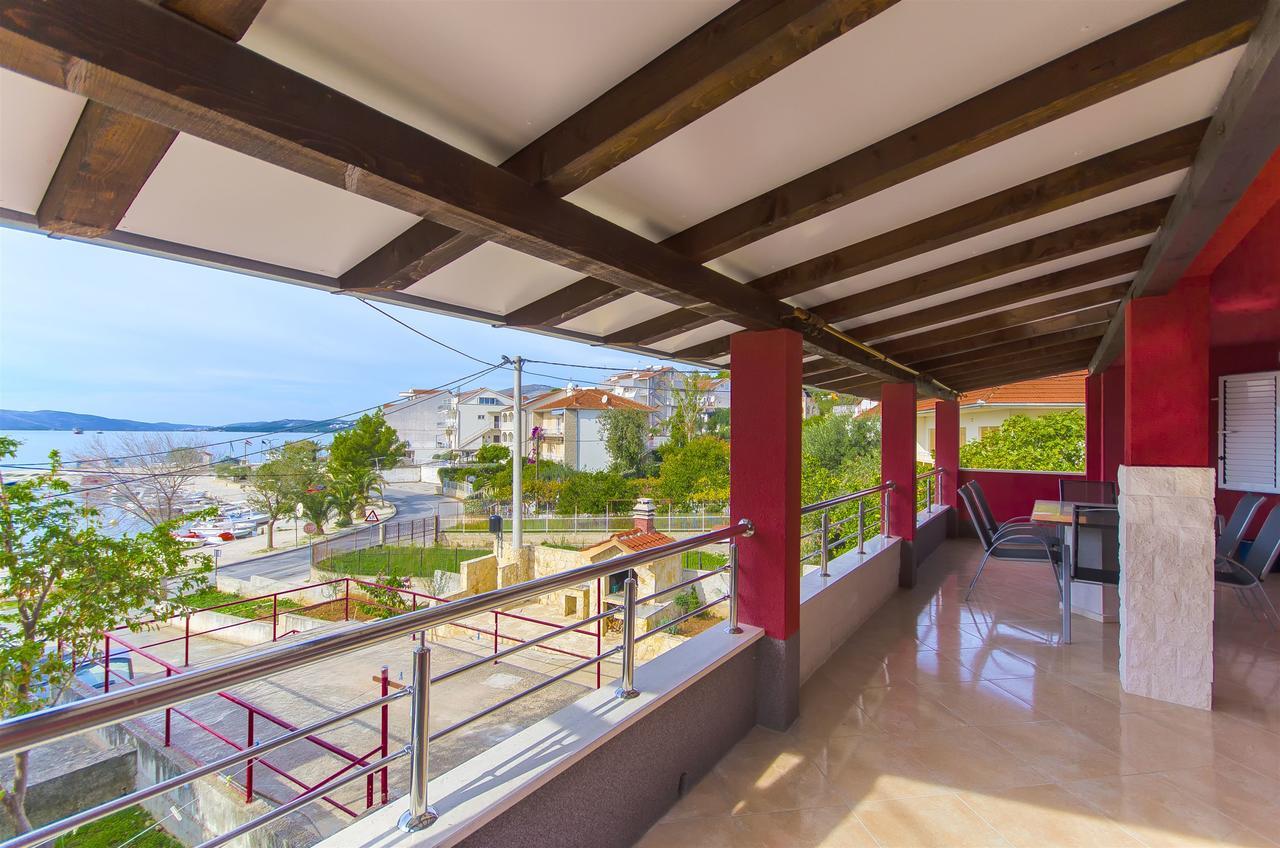 Apartments Karlo Трогир Екстериор снимка