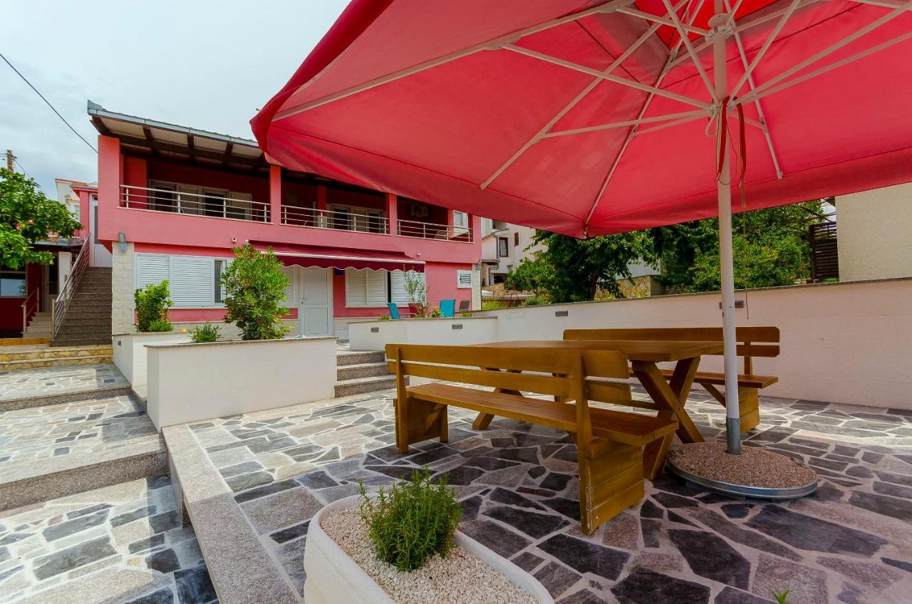 Apartments Karlo Трогир Екстериор снимка