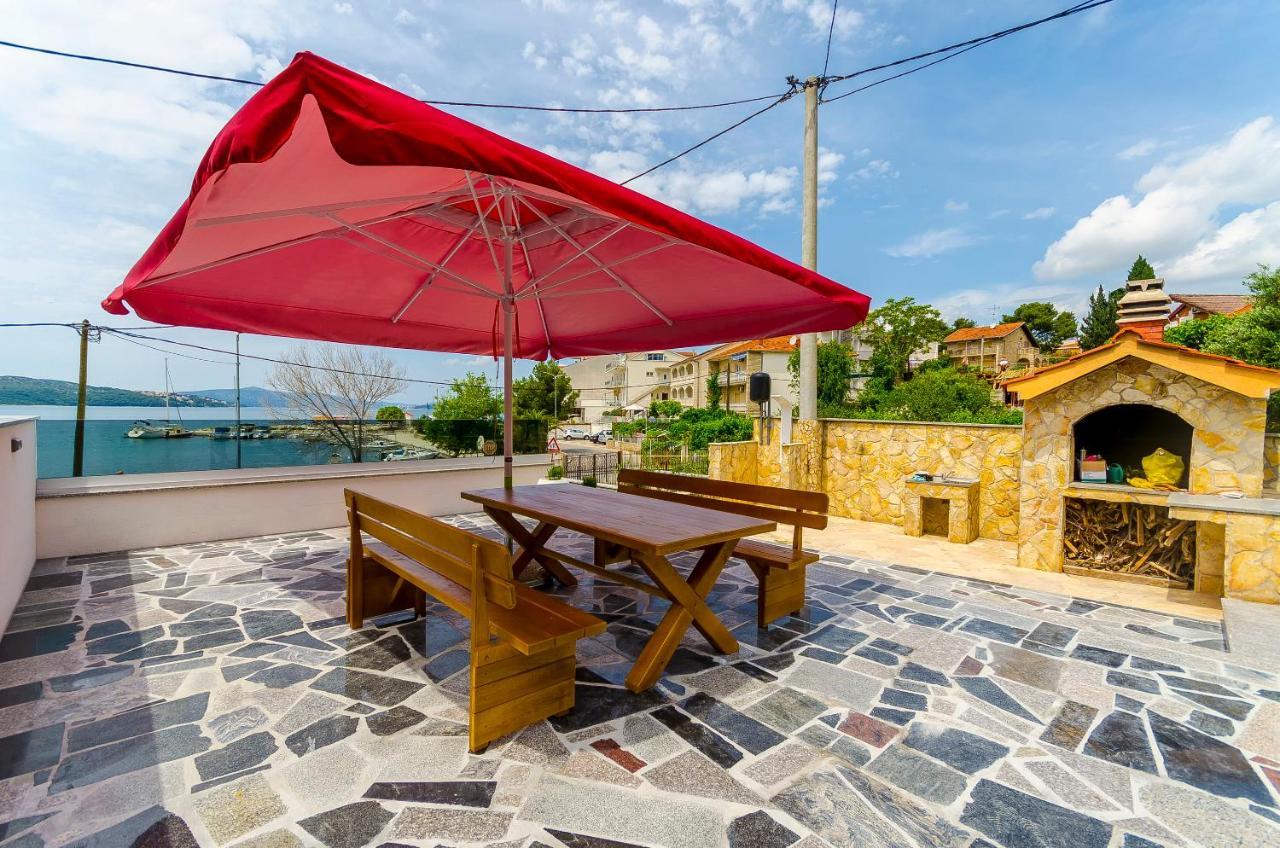 Apartments Karlo Трогир Екстериор снимка